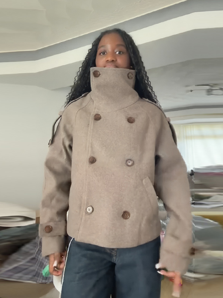 Wool Coat Peacoat - Krótkie brązowe damskie kurtki z kołnierzem